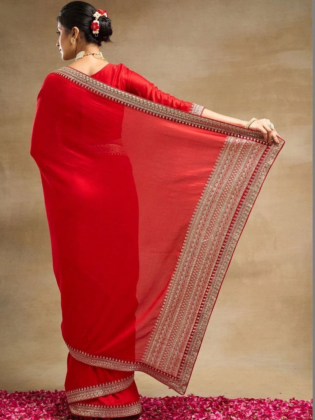 kasee Embroidered Silk Blend Designer Saree thumbnail 5