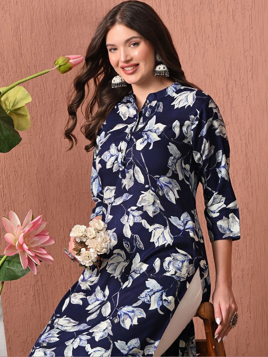 Sangria Women Floral Printed Floral Kurta thumbnail 5