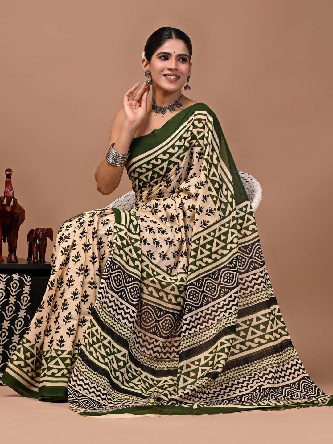 Anouk Ethnic Motifs Pure Cotton Block Print Saree thumbnail 2