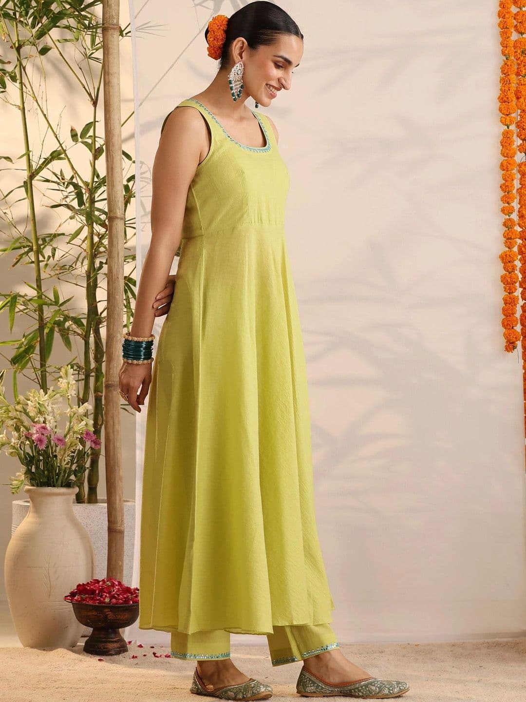 Khushal K Women Empire Thread Work Pure Cotton Kurta with Palazzos & With Dupatta thumbnail 7