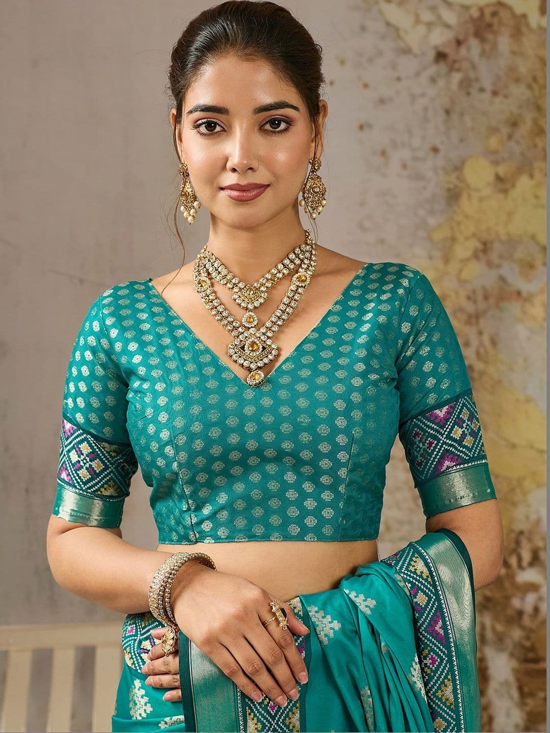 PBS PRINTS Embellished Zari Silk Blend Designer Patola Saree thumbnail 4