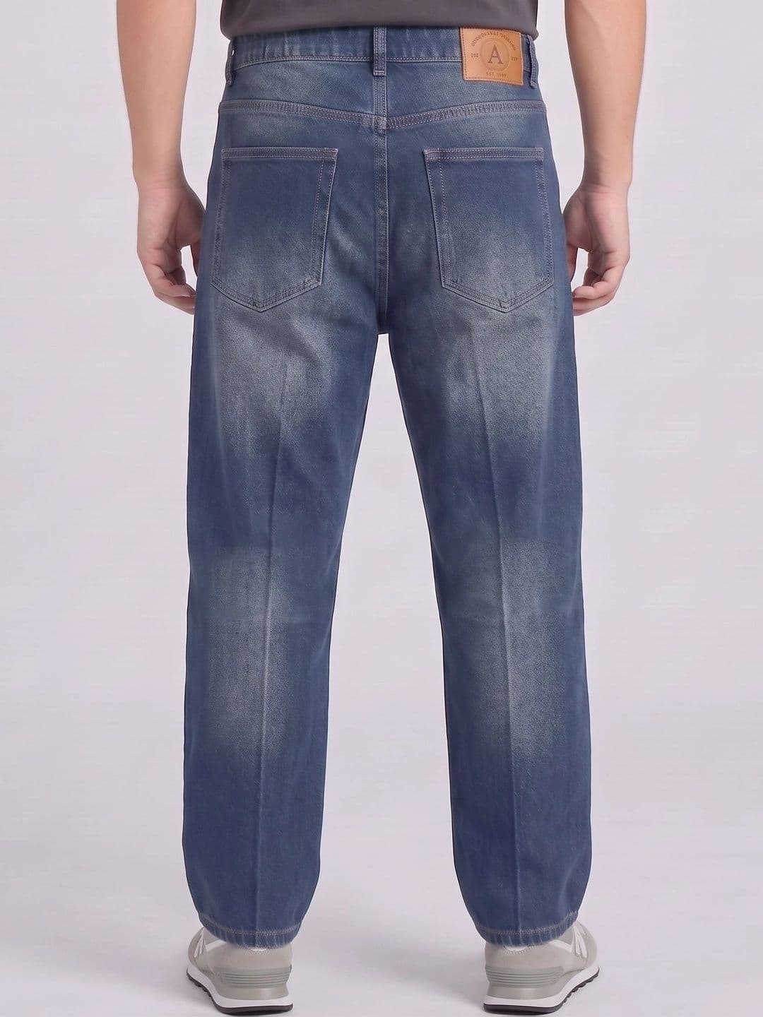 dolsia Men Straight Fit Mid-Rise Heavy Fade Stretchable Jeans thumbnail 7