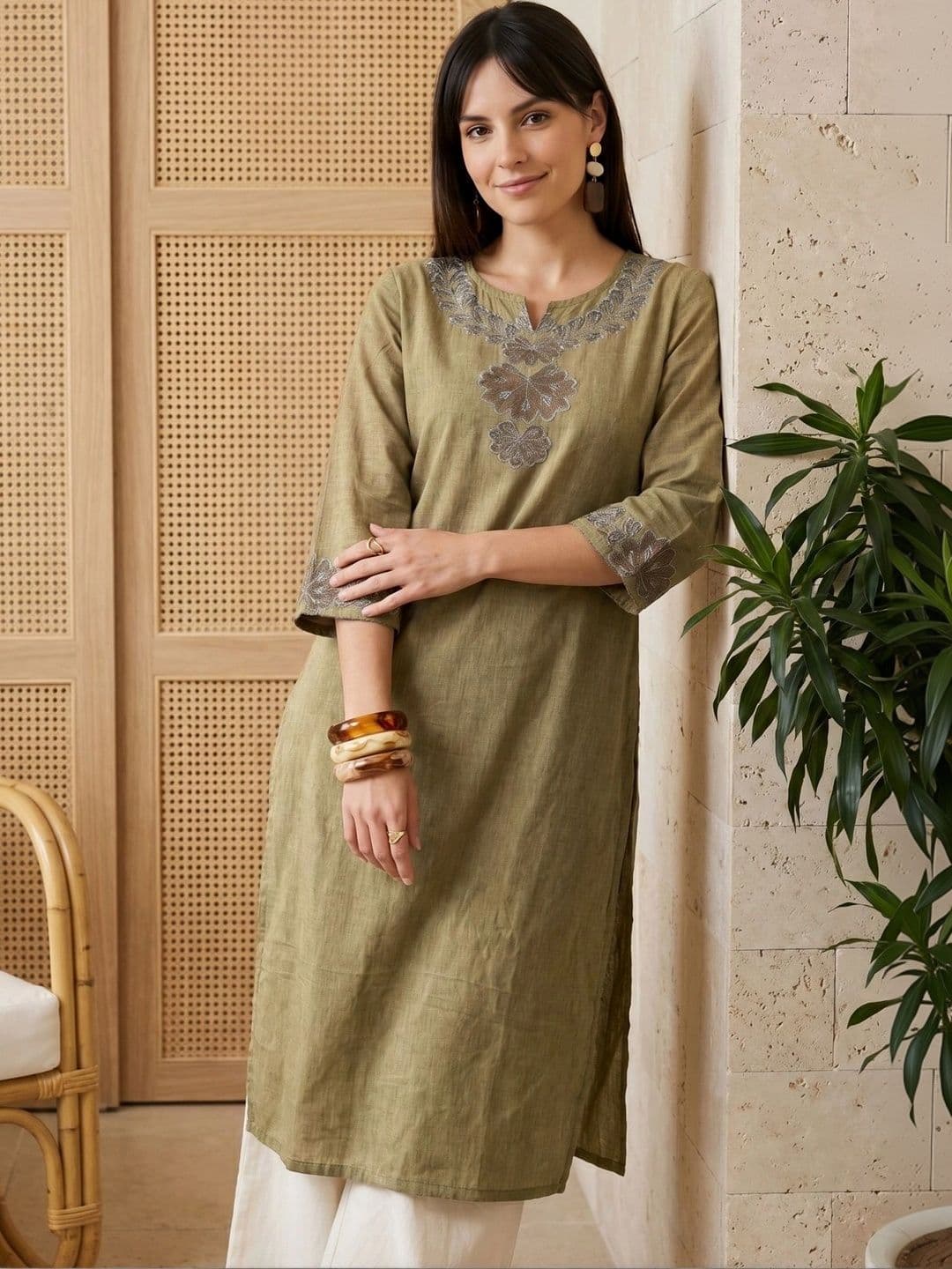 Anouk Women Embroidered Thread Work Kurta - view 1