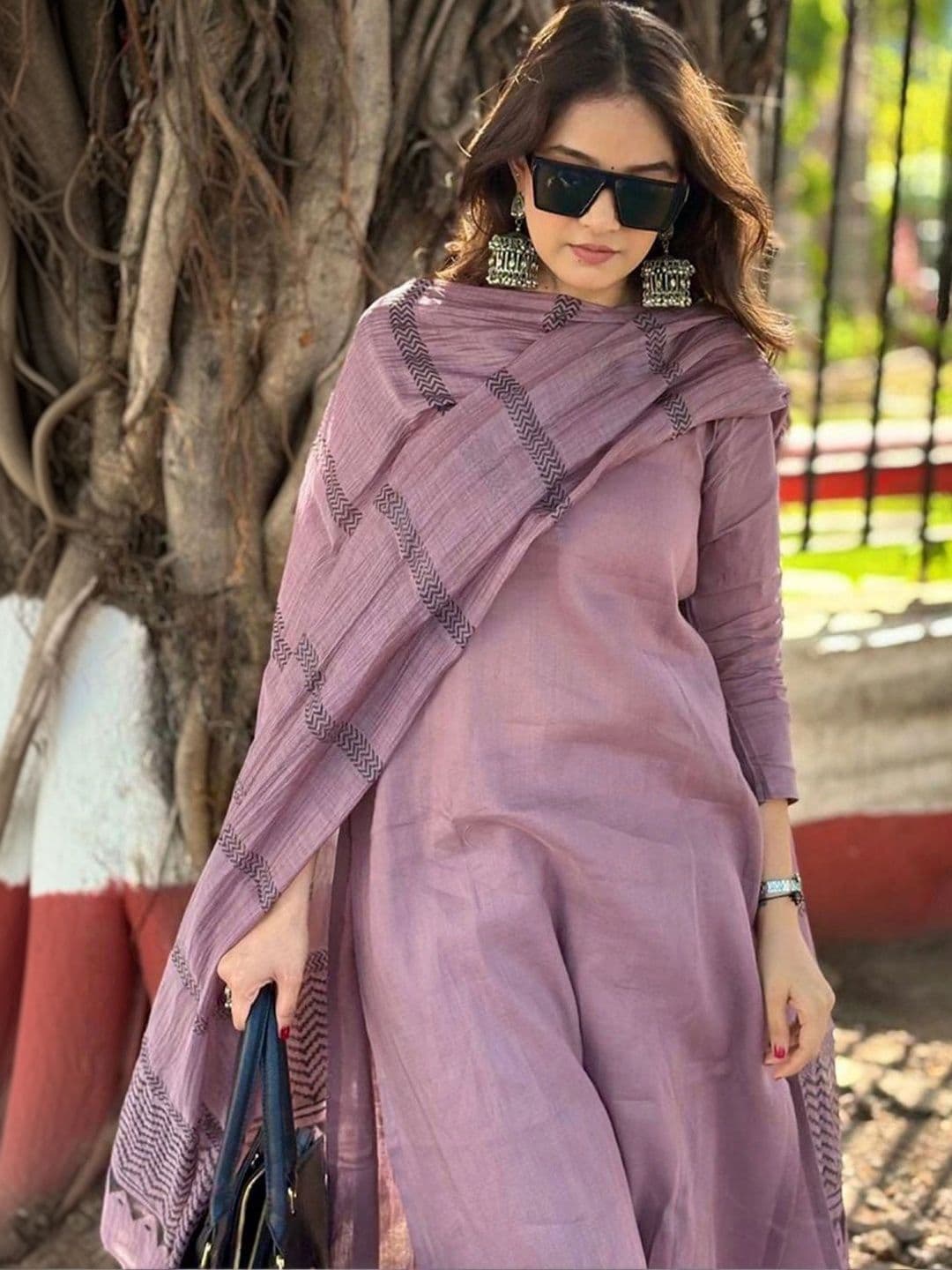 KALINI Women Regular Kurta with Trousers & With Dupatta thumbnail 5