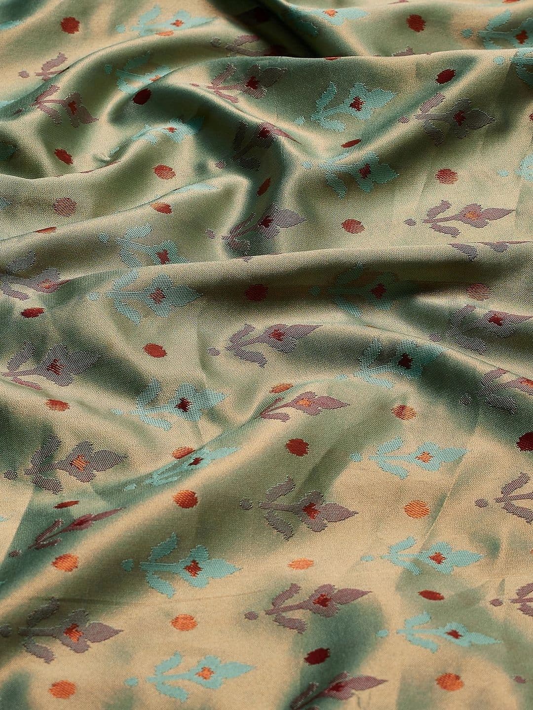Garden Vareli Woven Design Zari Art Silk Saree thumbnail 3