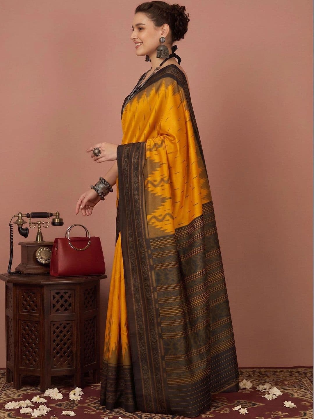 Anouk Ethnic Motifs Silk Blend Designer Ikat Saree thumbnail 7