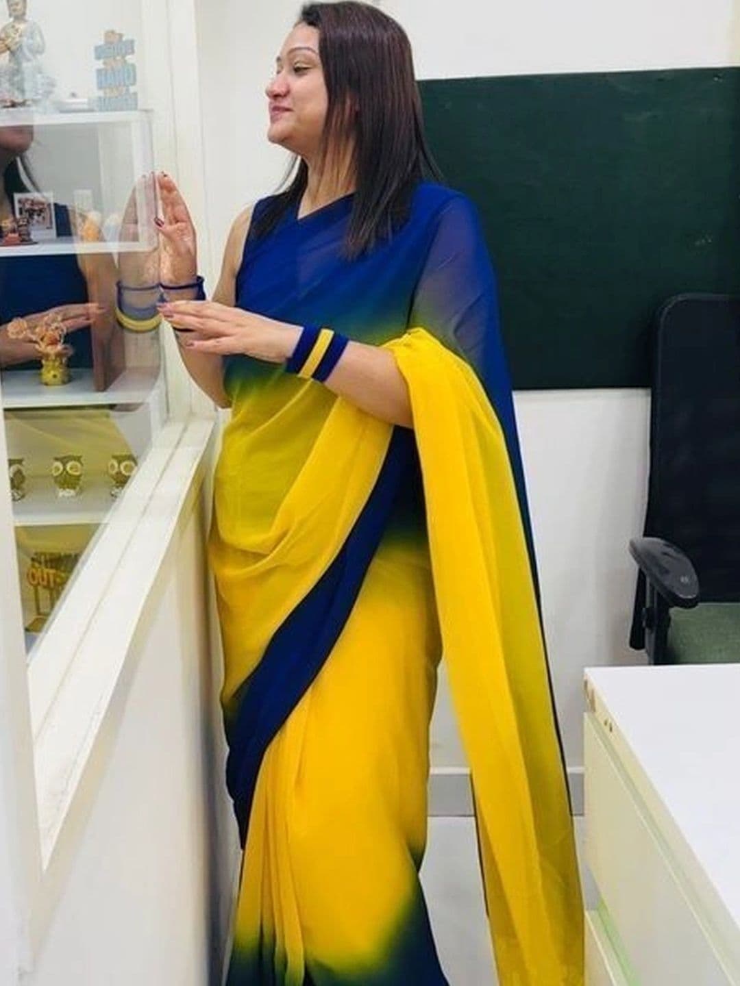 ANJAVI FASHION Ombre Poly Georgette Fusion Saree thumbnail 3