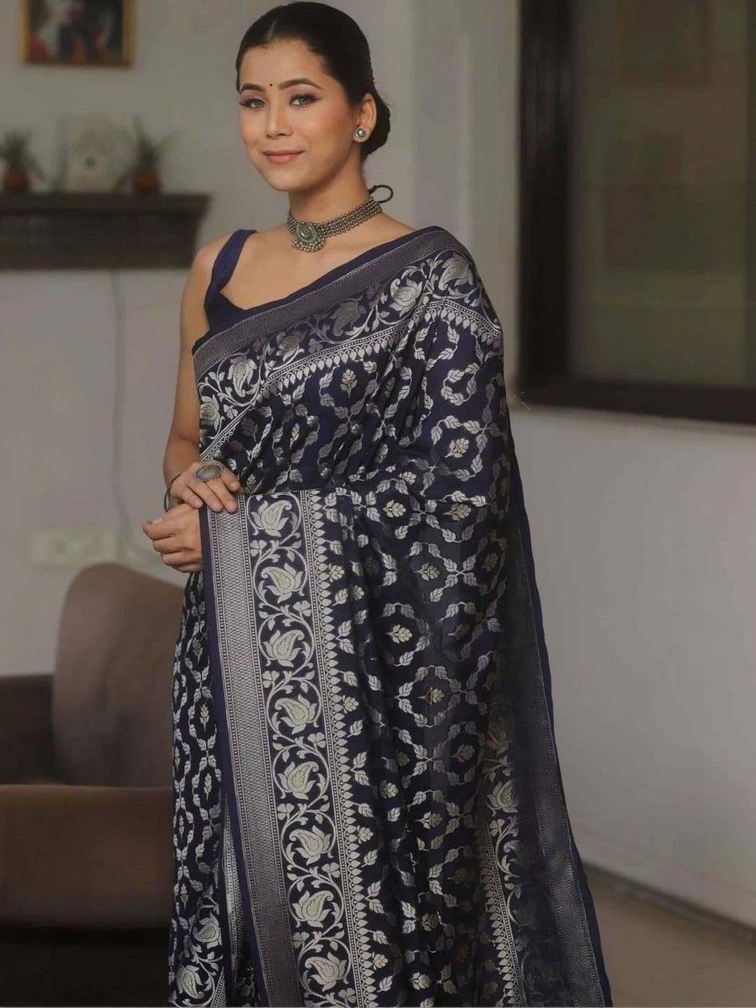 MARUTI VASTRAM Woven Design Zari Art Silk Banarasi Saree thumbnail 7