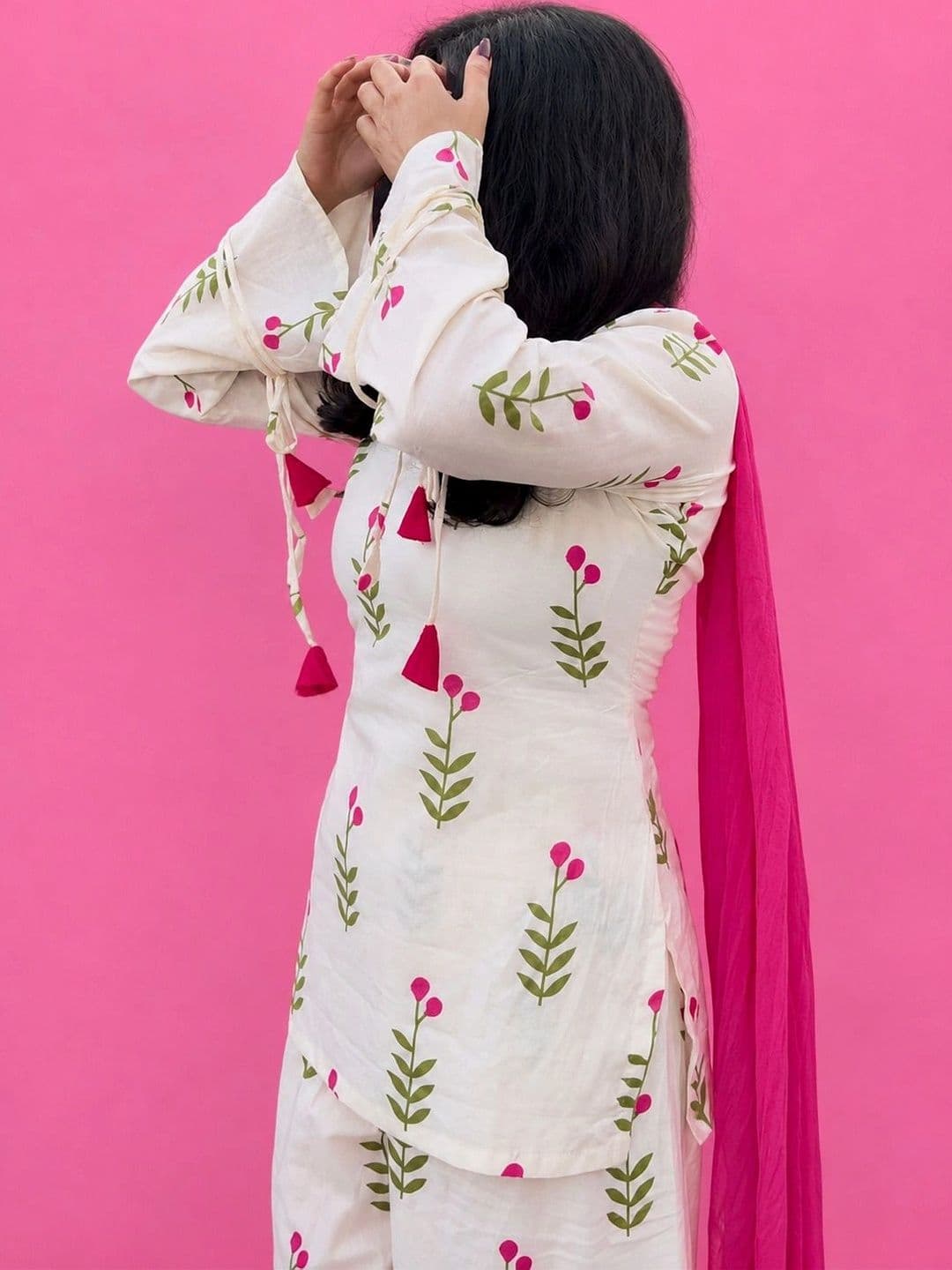 Shrivani Women Floral Printed Regular Pure Cotton Kurta with Palazzos & With Dupatta thumbnail 6