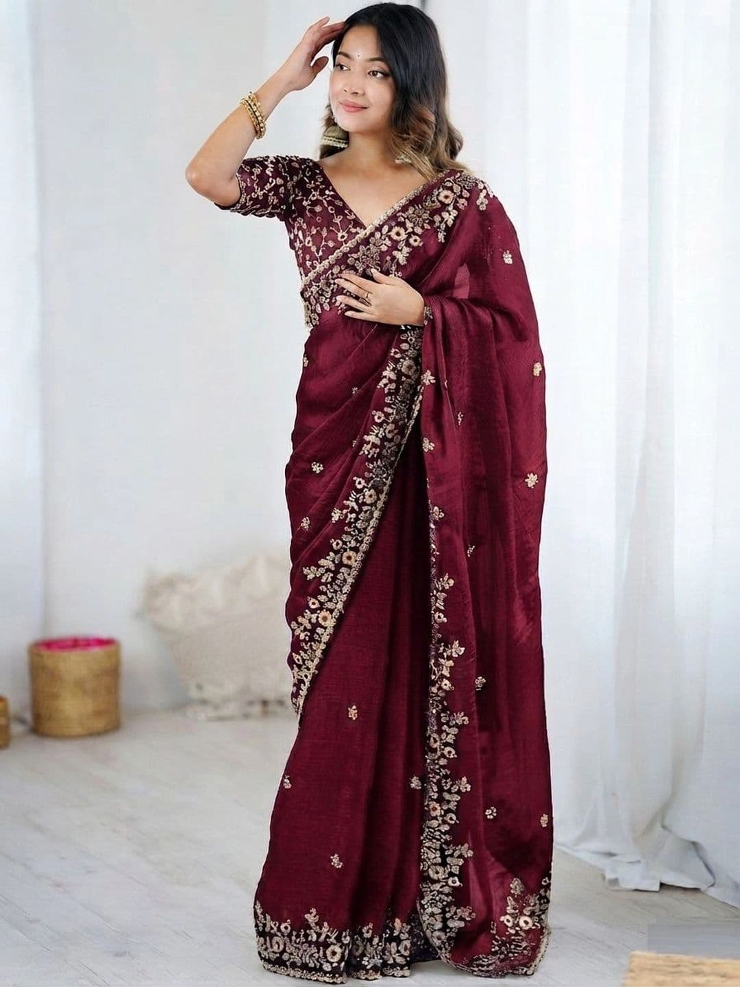 DIVASTRI Floral Embroidered Art Silk Heavy Work Saree - view 1