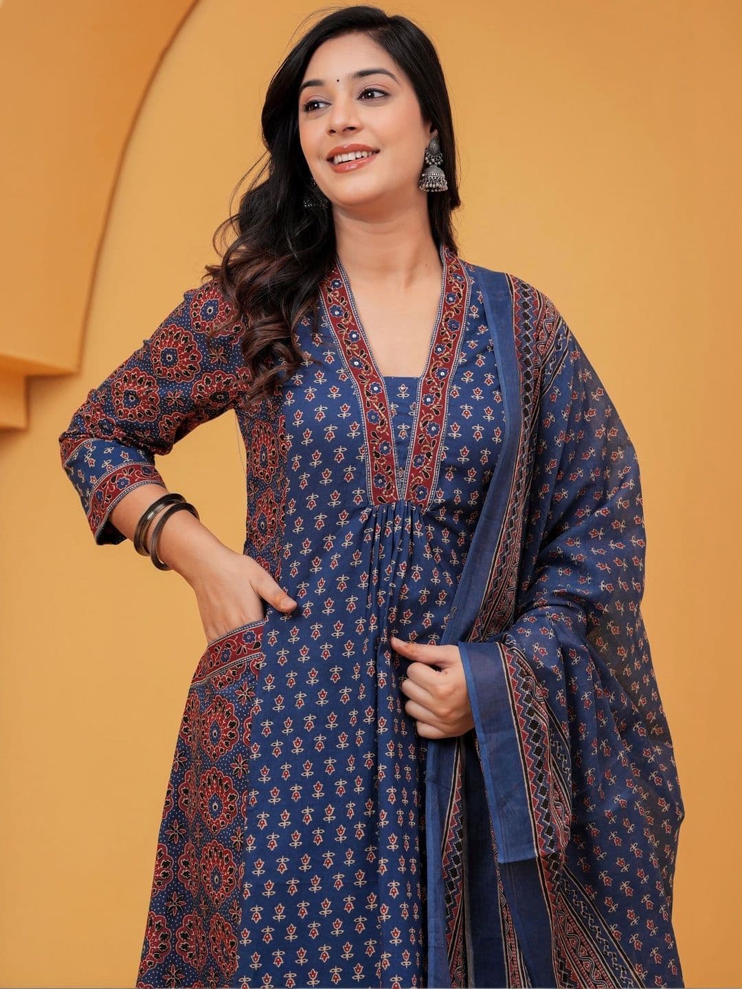 JAIPUR SARAI Women Printed Regular Pure Cotton Kurta with Trousers & With Dupatta - view 1