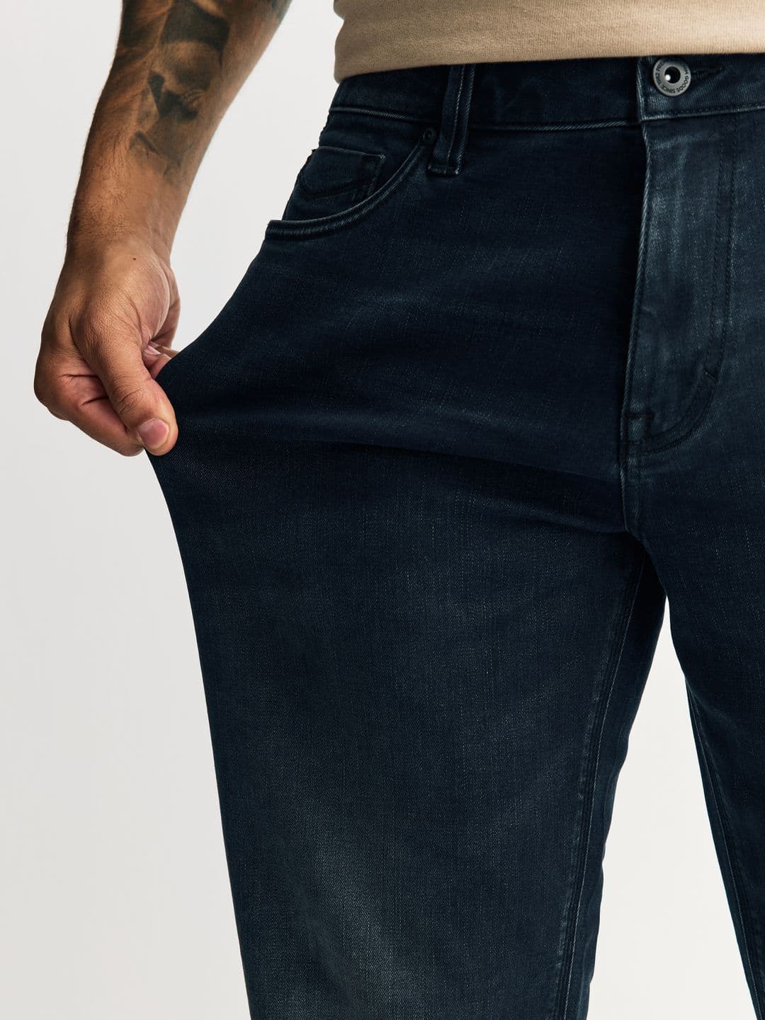 NEXT Men Straight  Fit Mid-Rise Light Fade Stretchable Jeans thumbnail 4