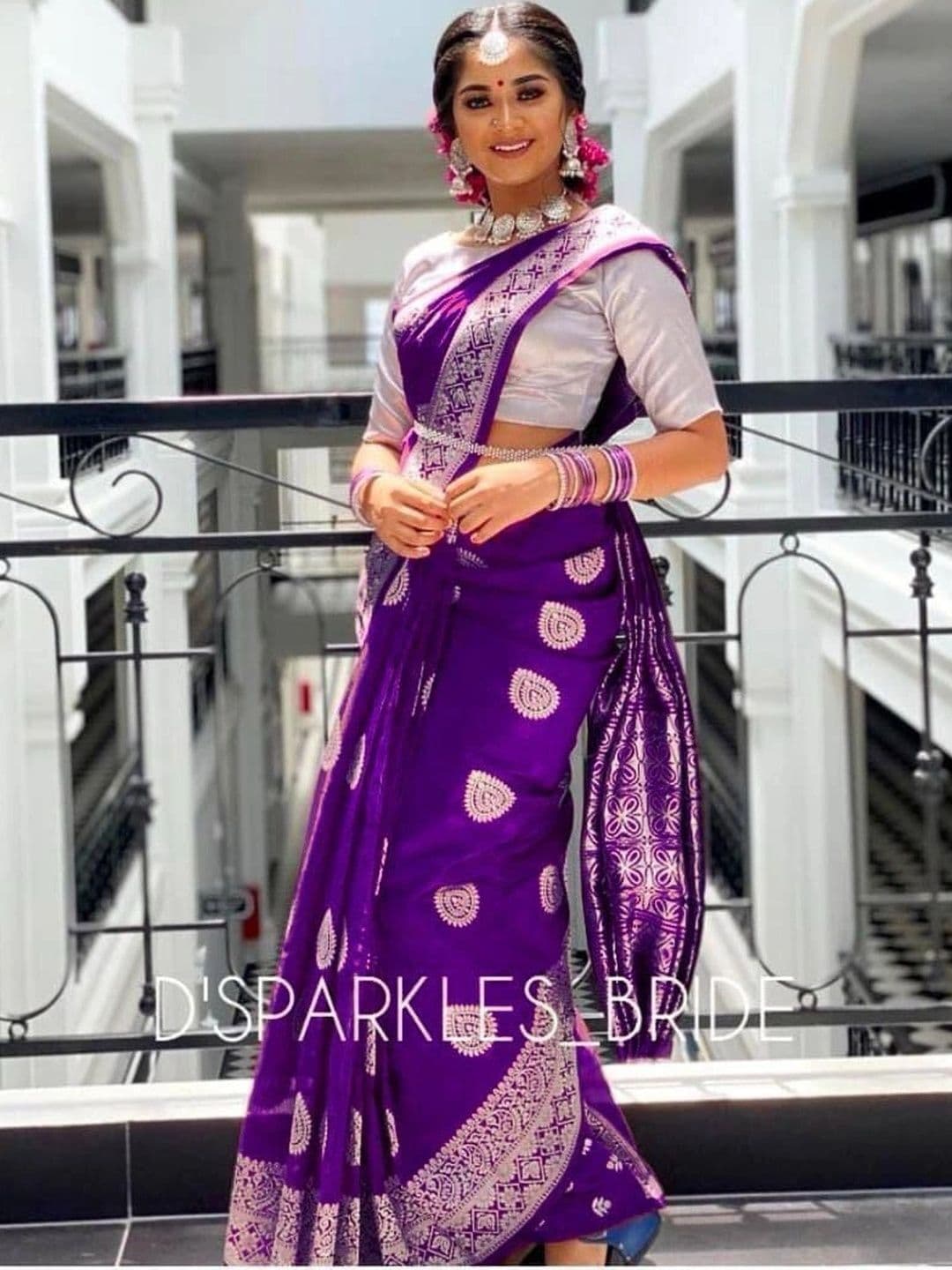 MARUTI VASTRAM Woven Design Zari Art Silk Banarasi Saree thumbnail 2