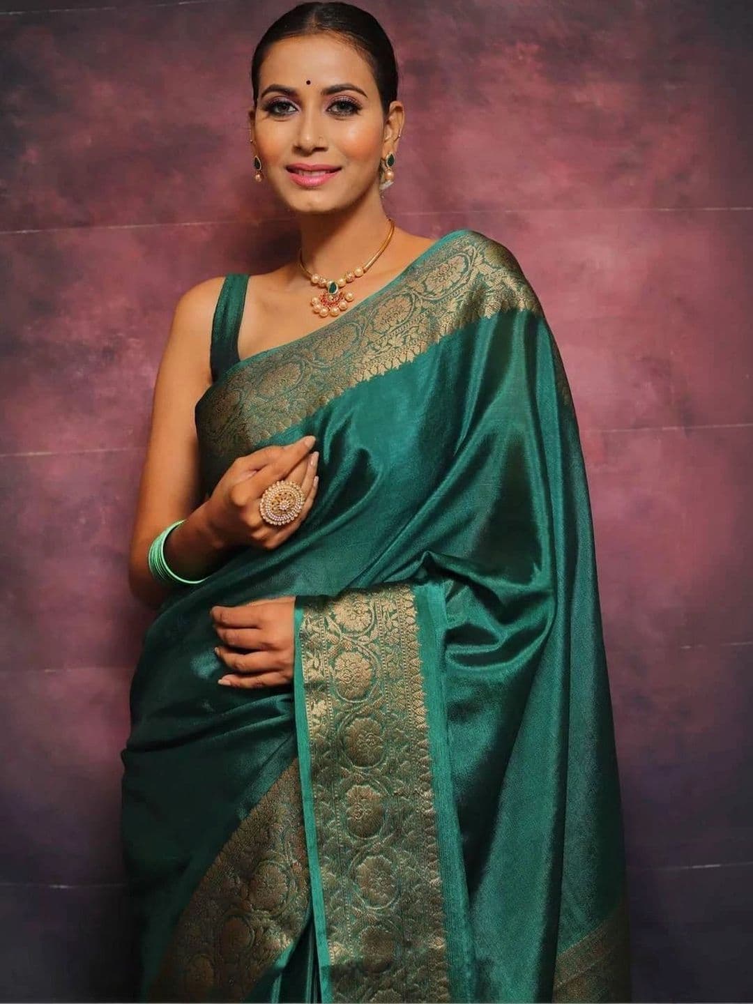 MARUTI VASTRAM Woven Design Zari Art Silk Banarasi Saree thumbnail 5