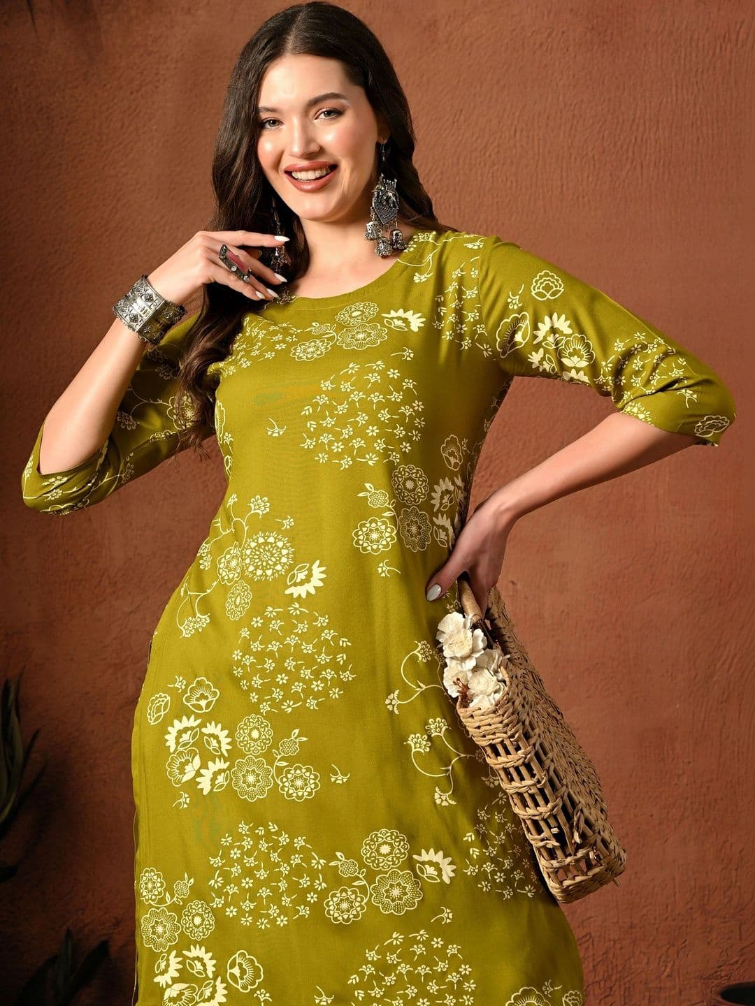 Sangria Women Floral Printed Floral Kurta thumbnail 5
