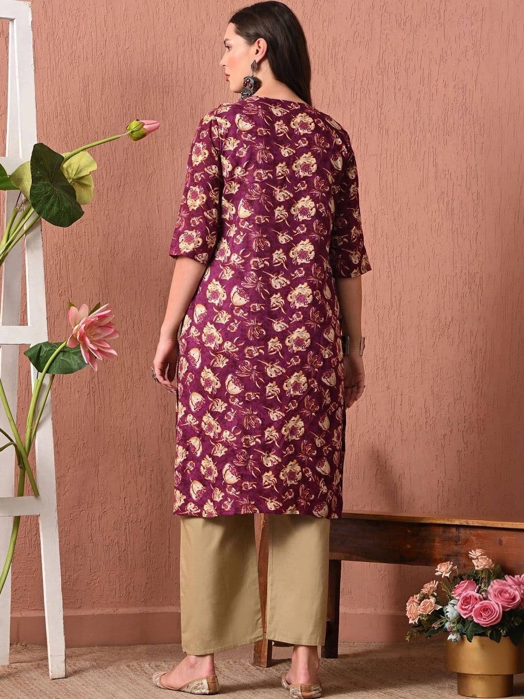 Sangria Women Floral Printed Kurta thumbnail 6