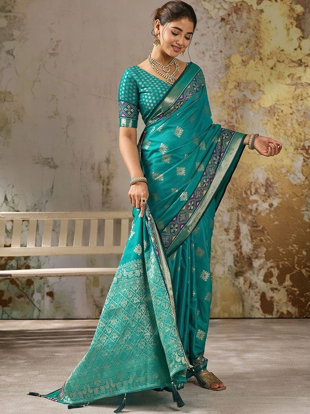 PBS PRINTS Embellished Zari Silk Blend Designer Patola Saree thumbnail 3