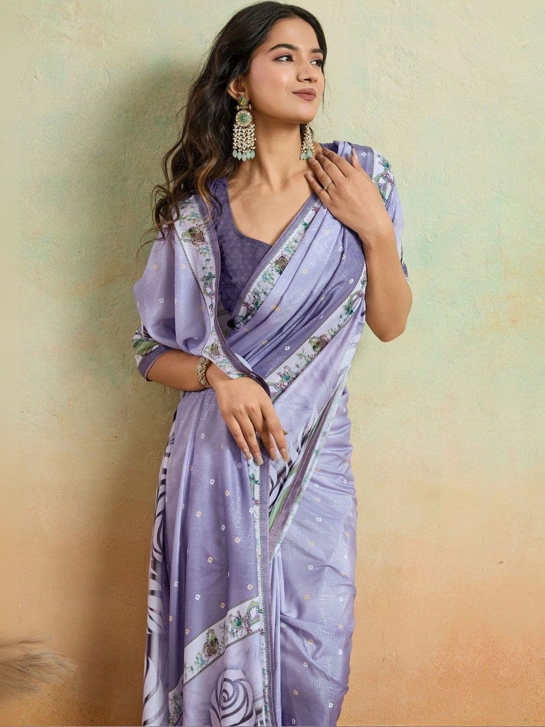 Mitera Pure Crepe Saree thumbnail 2