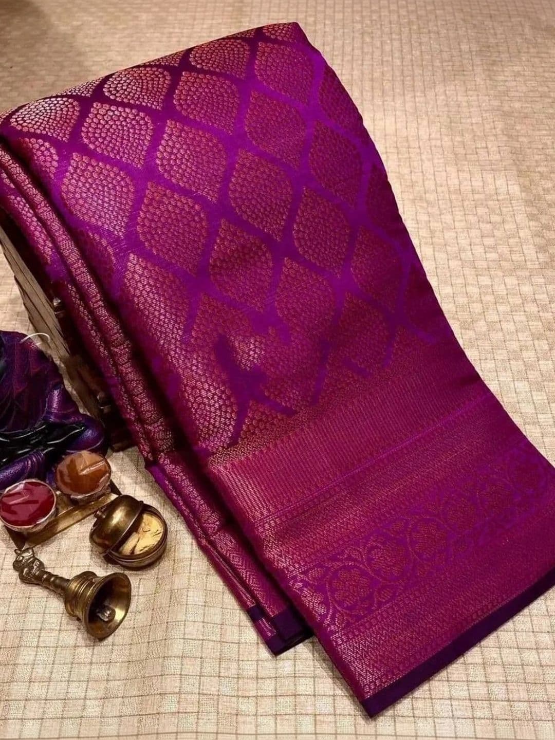 MITAL ENTERPRISE Woven Design Zari Art Silk Saree thumbnail 5