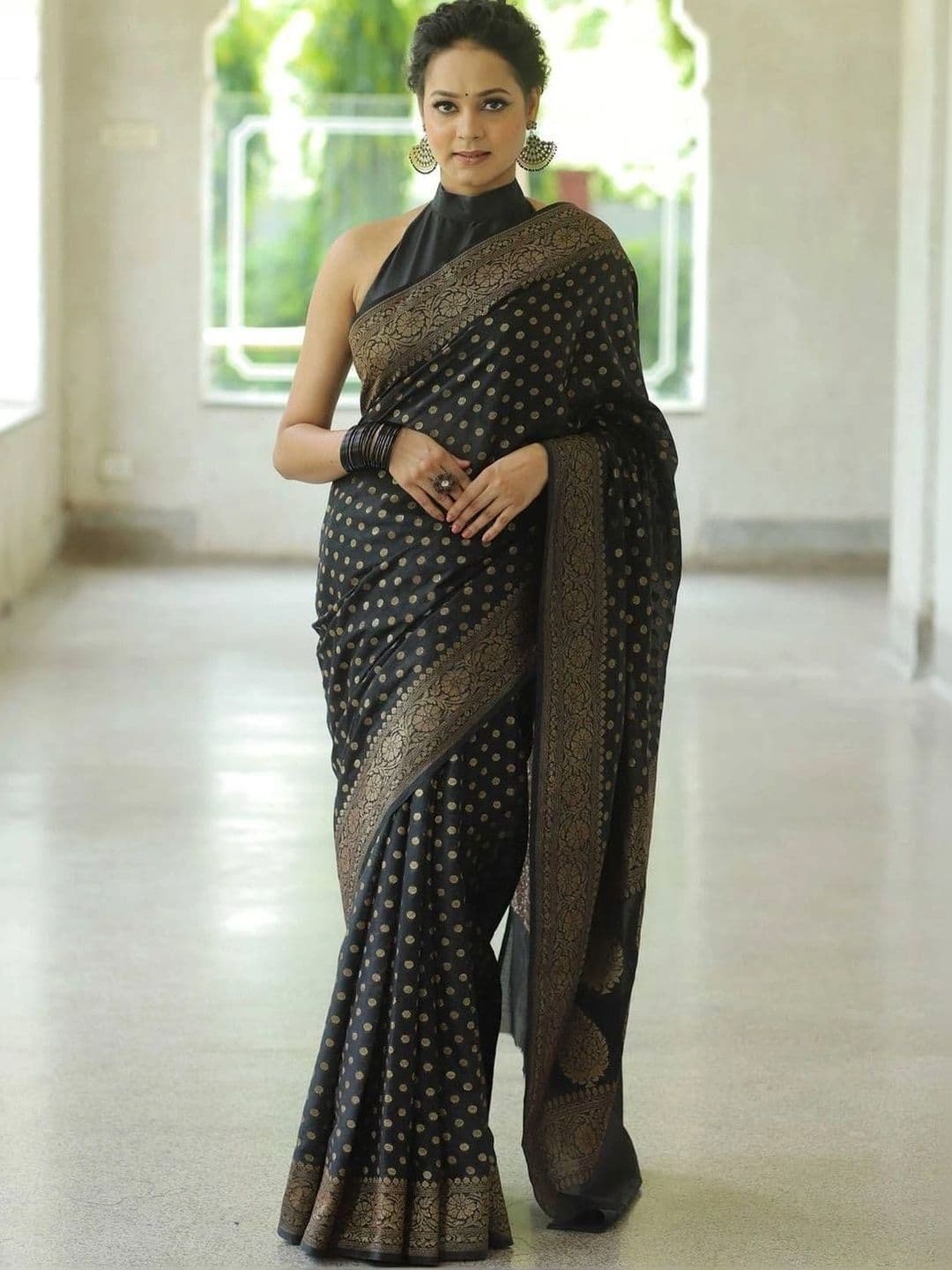 MARUTI VASTRAM Woven Design Zari Art Silk Banarasi Saree - view 1
