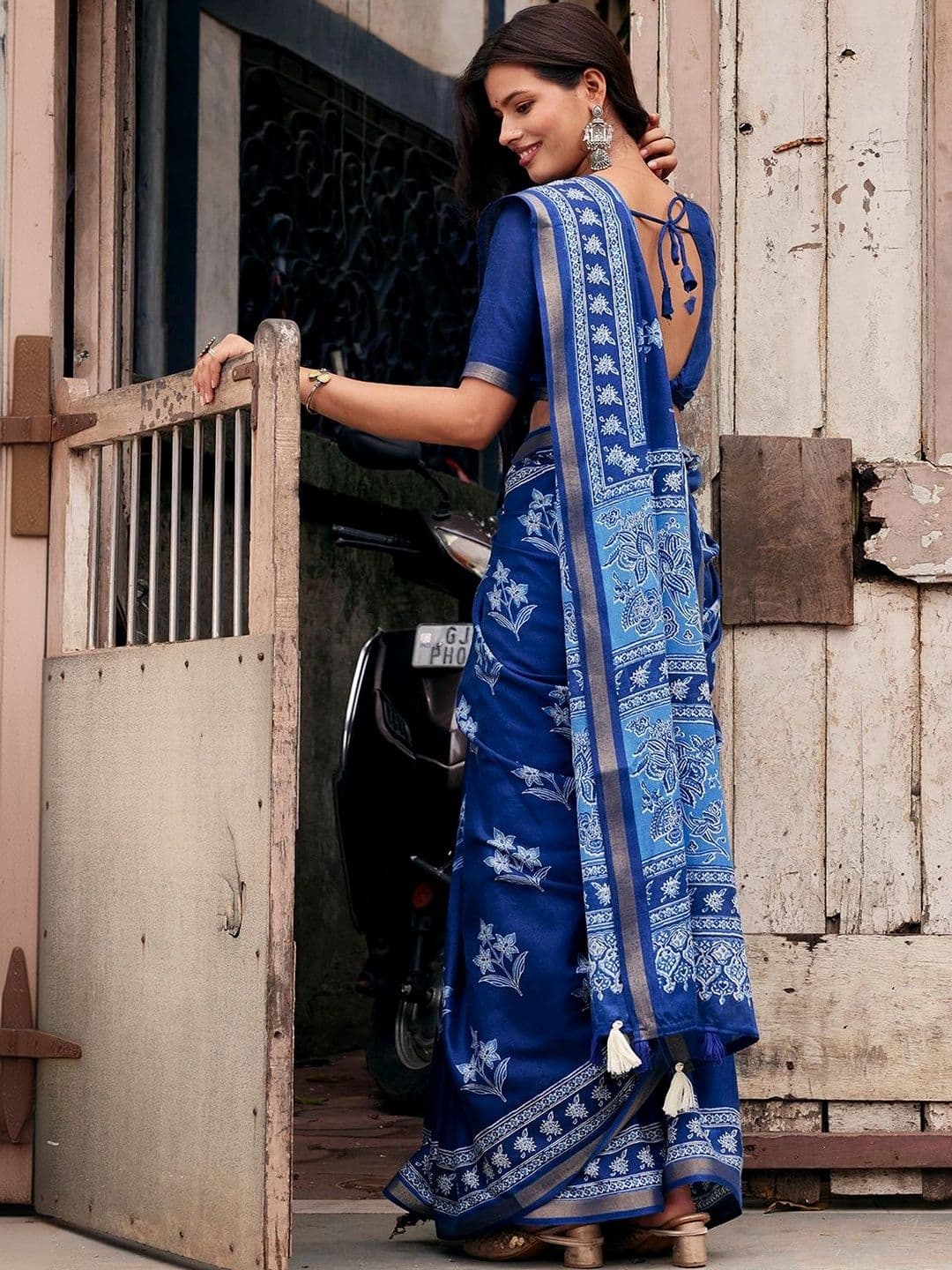 Mitera Floral Designer Block Print Saree thumbnail 3