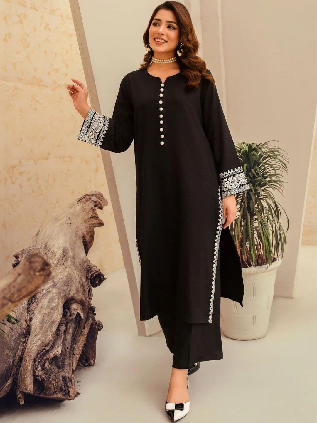 HANDICRAFT VASTRA Women Ethnic Motifs Embroidered Regular Thread Work Kurta with Trousers thumbnail 6