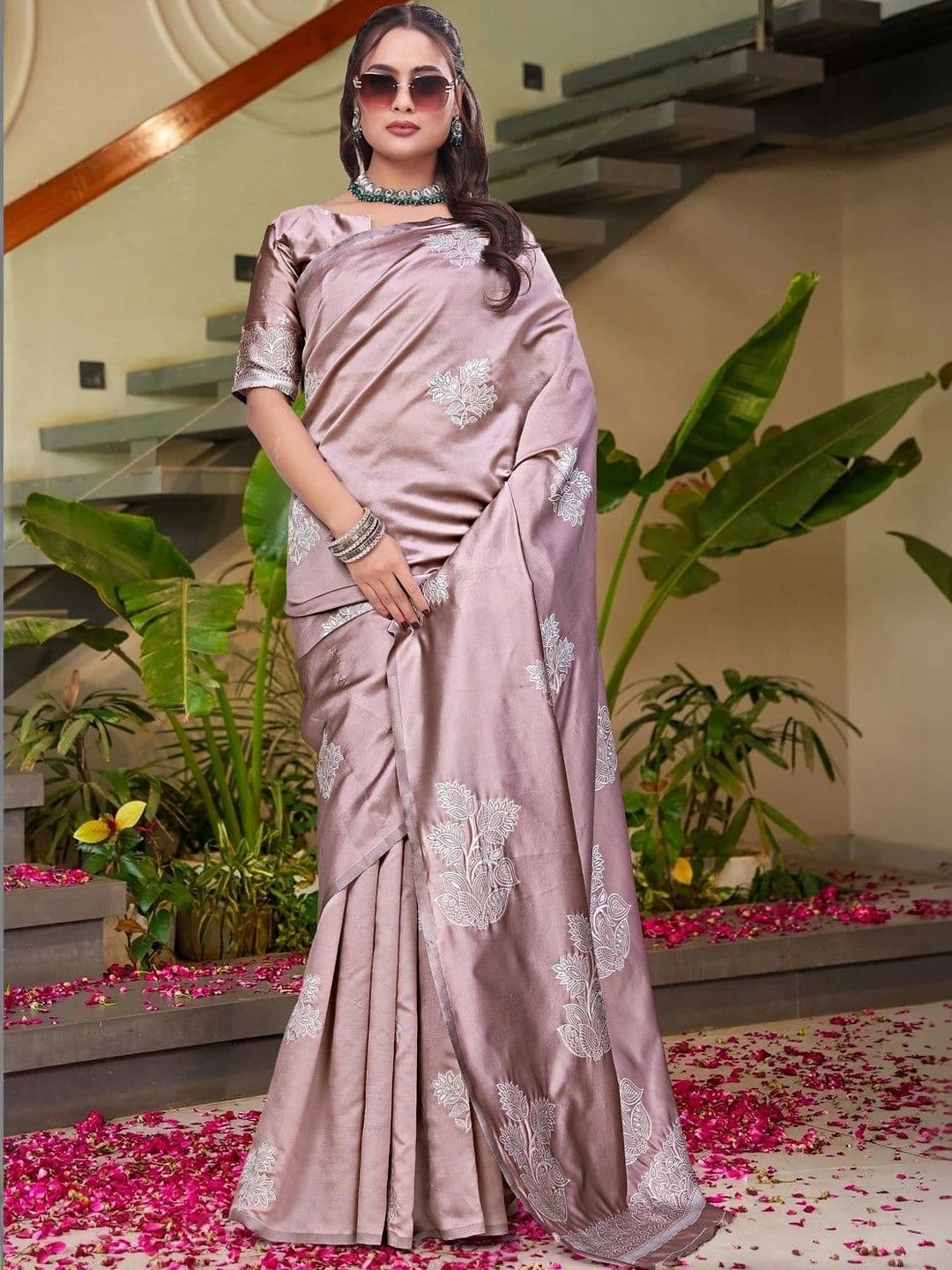 KALINI Floral Embroidered Silk Blend Saree thumbnail 6