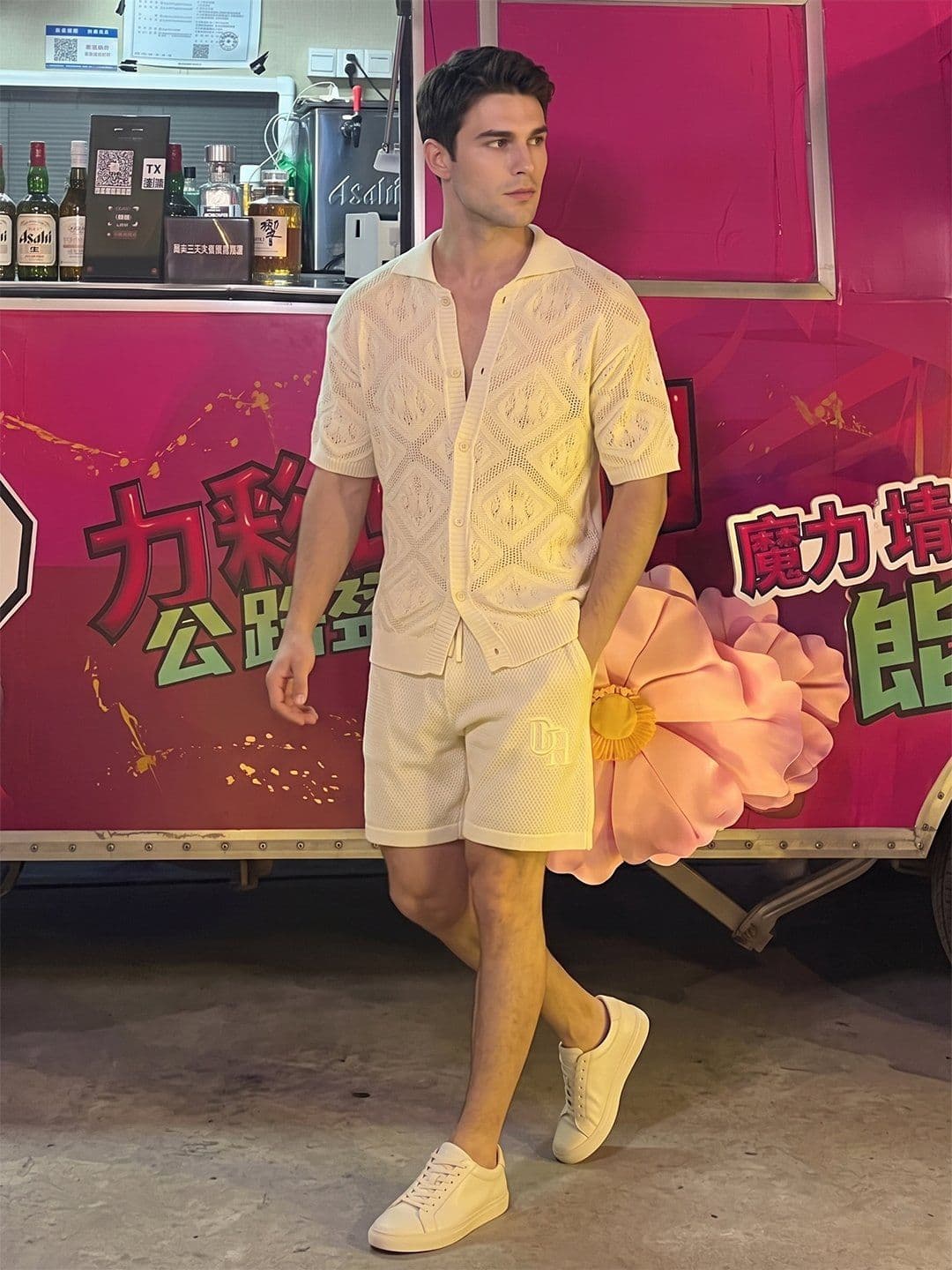 Suo Solid Regular Fit Shirts thumbnail 5