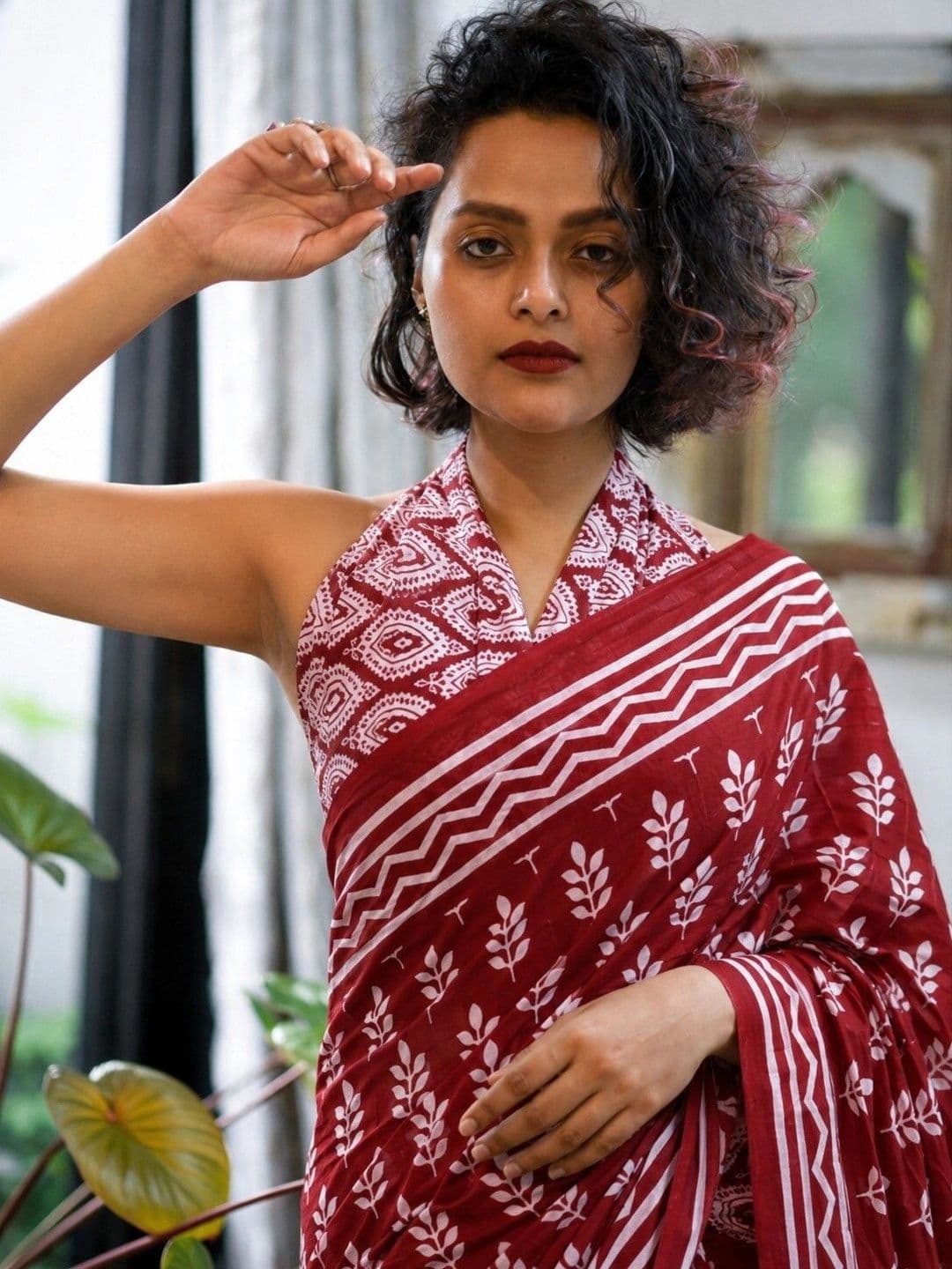 Lovwear Ethnic Motifs Pure Cotton Handloom Ikat Saree thumbnail 2
