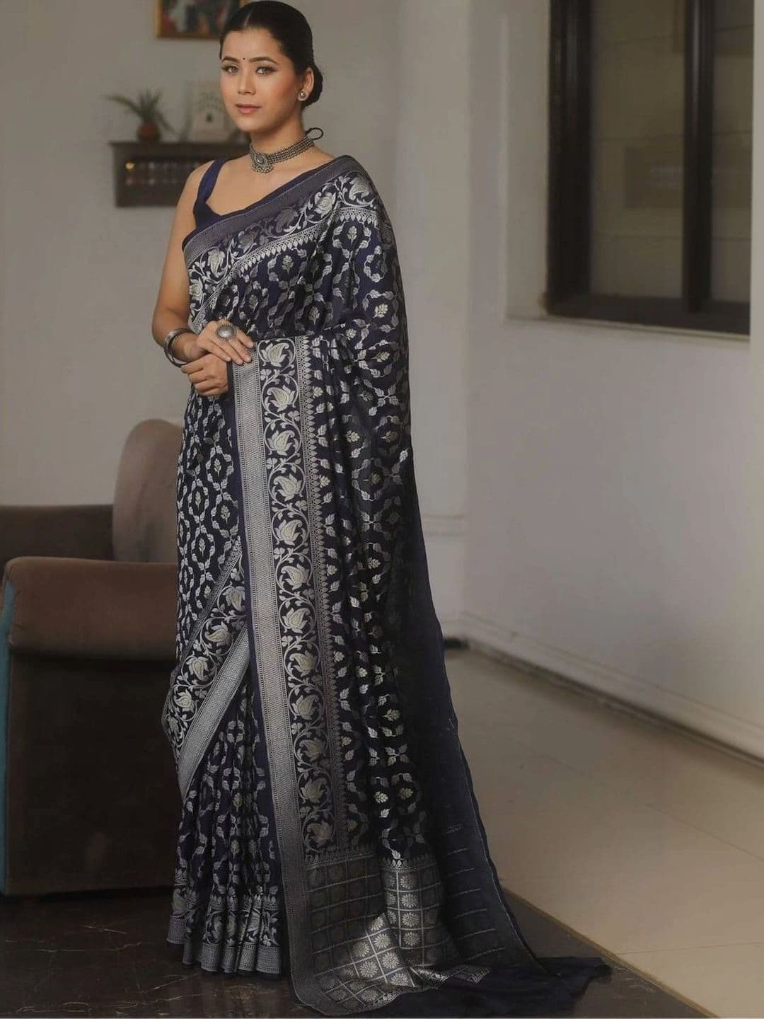 The Loomira Woven Design Zari Art Silk Banarasi Saree thumbnail 5
