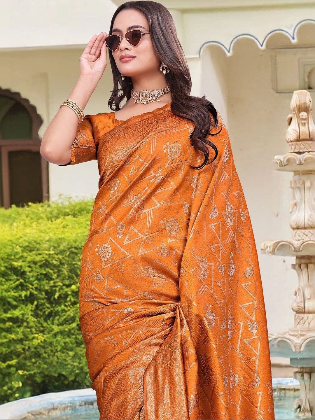 KALINI Woven Design Zari Silk Blend Saree thumbnail 7