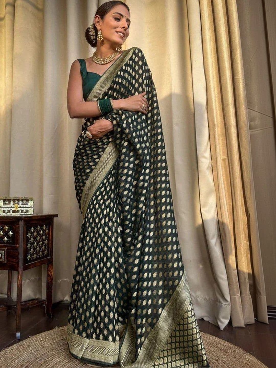 Anokhi Attire Woven Design Zari Art Silk Banarasi Saree thumbnail 4
