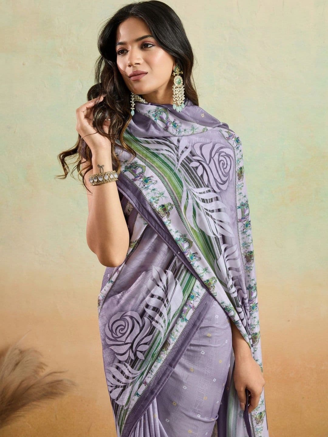 Mitera Floral Pure Crepe Saree thumbnail 2