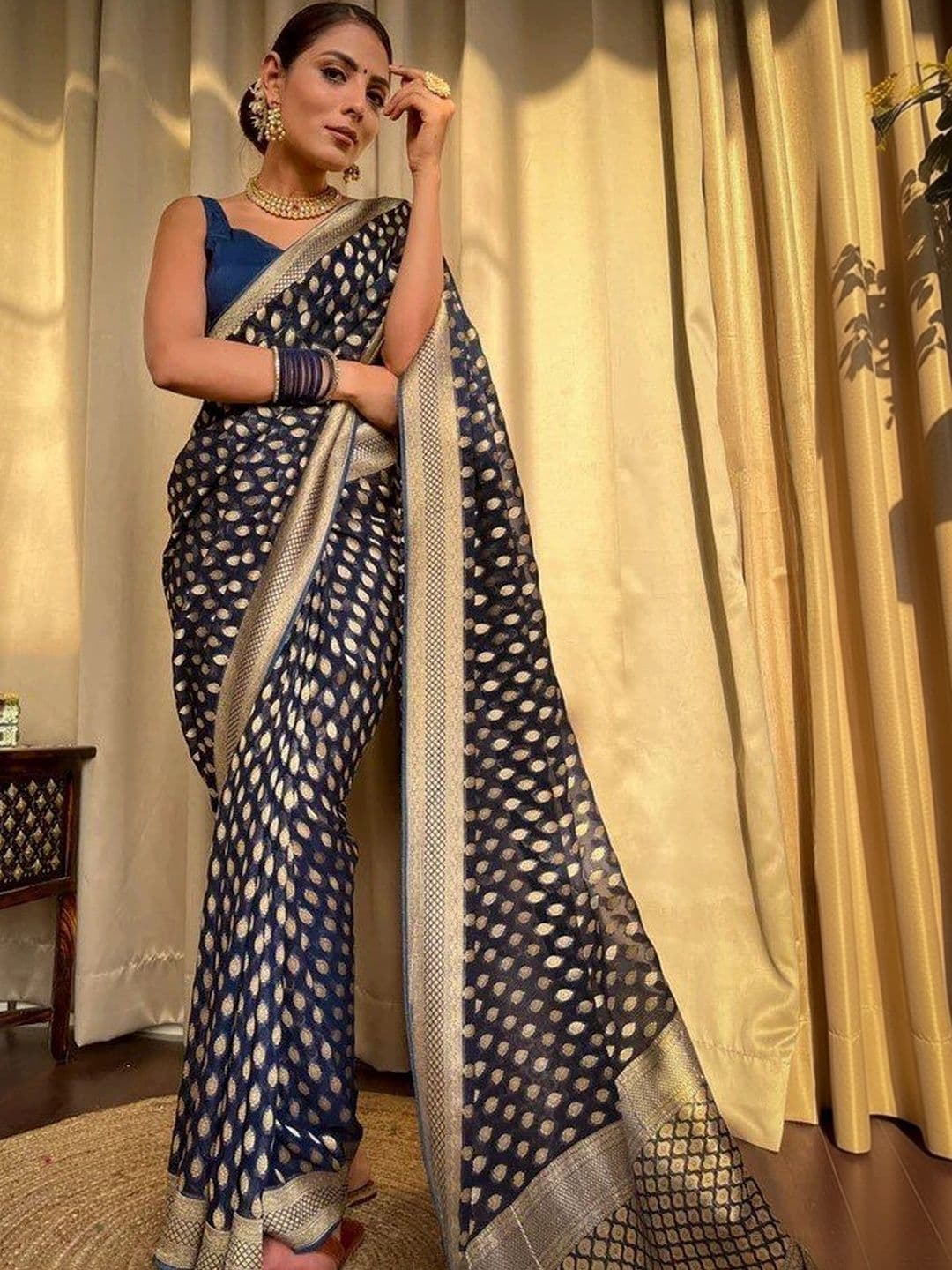 The Loomira Woven Design Zari Art Silk Banarasi Saree - view 1