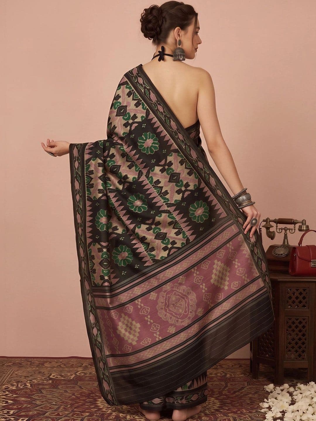 Anouk Ethnic Motifs Silk Blend Designer Ikat Saree thumbnail 4