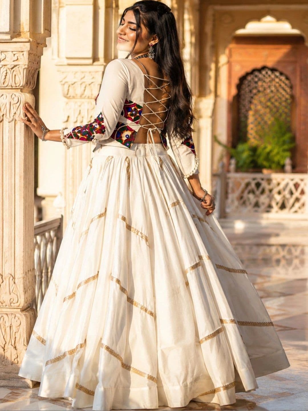 House of Pataudi Embroidered Thread Work Semi-Stitched Lehenga & Unstitched thumbnail 3