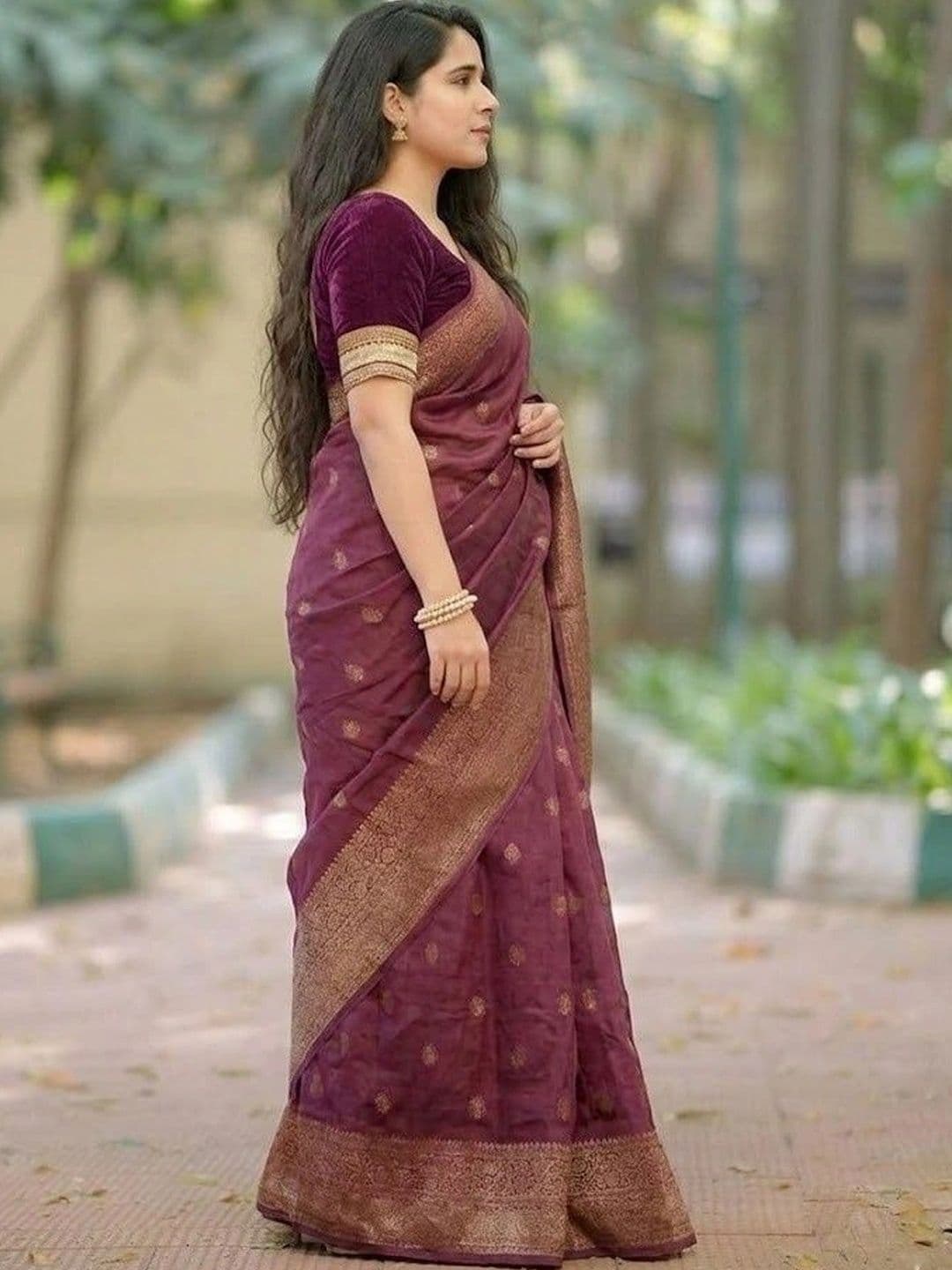 MITAL ENTERPRISE Woven Design Zari Art Silk Saree thumbnail 3