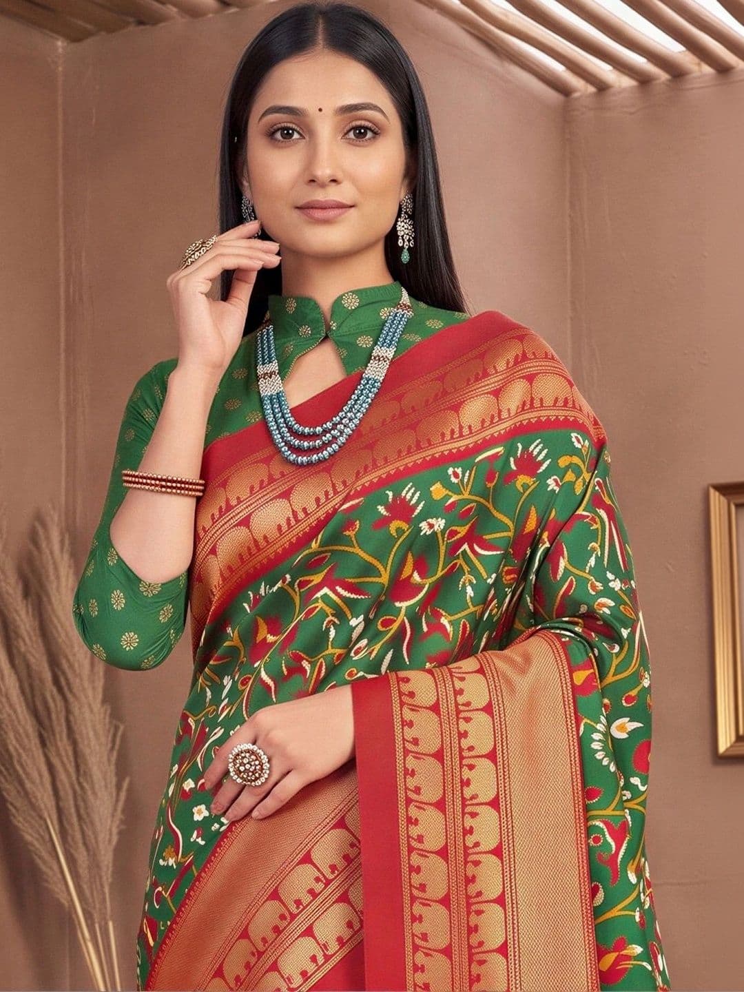 Anouk Floral Zari Designer Saree thumbnail 3