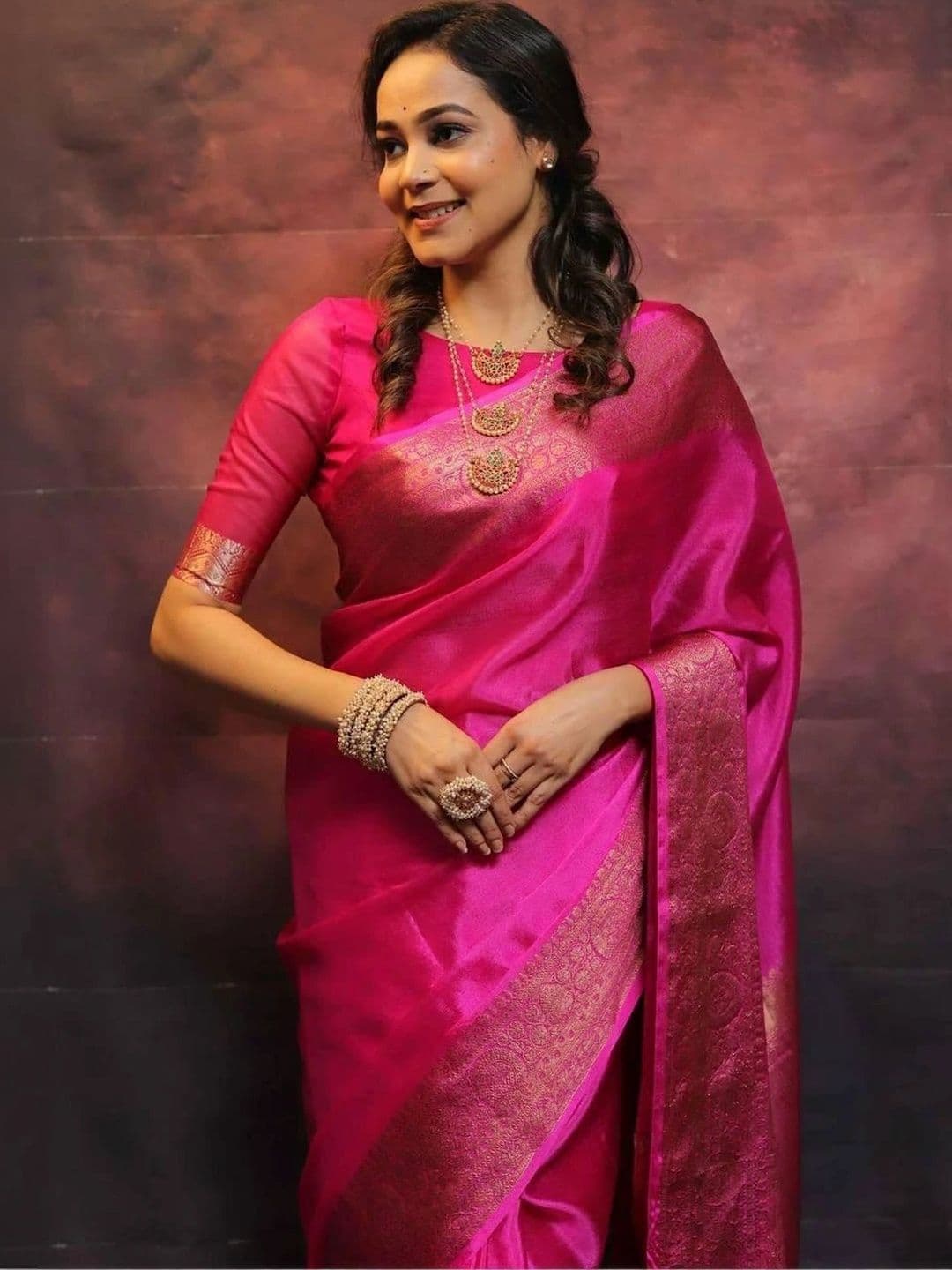 MARUTI VASTRAM Woven Design Zari Art Silk Banarasi Saree thumbnail 4