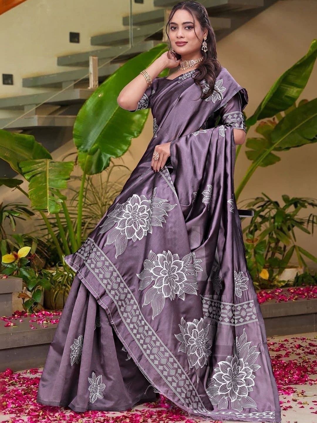 KALINI Floral Silk Blend Saree thumbnail 4
