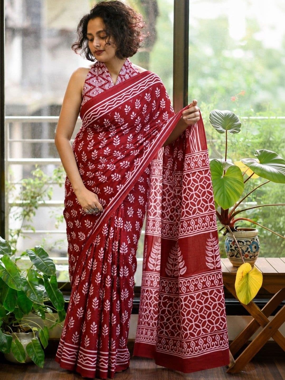 Lovwear Ethnic Motifs Pure Cotton Handloom Ikat Saree - view 1