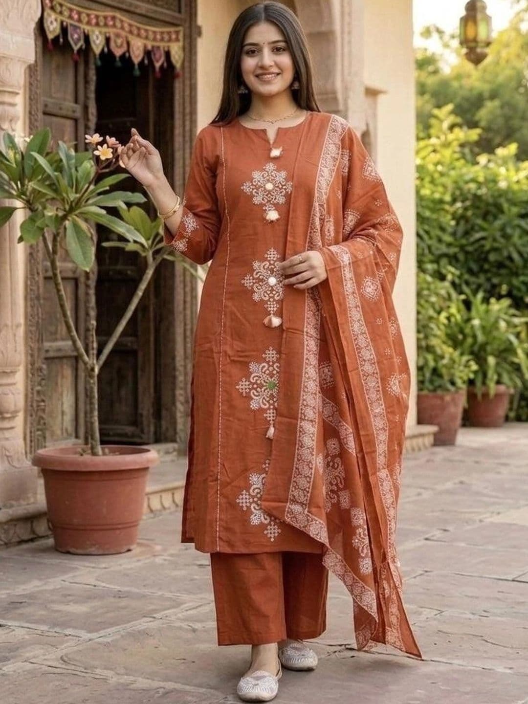 VASTRAPEDIA Women Ethnic Motifs Embroidered Regular Thread Work Pure Cotton Kurta with Trousers & With thumbnail 2