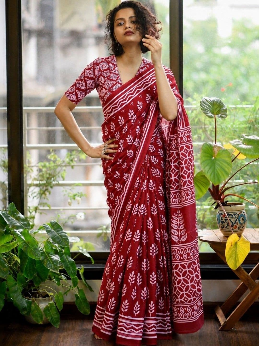 Lovwear Ethnic Motifs Pure Cotton Handloom Ikat Saree thumbnail 3
