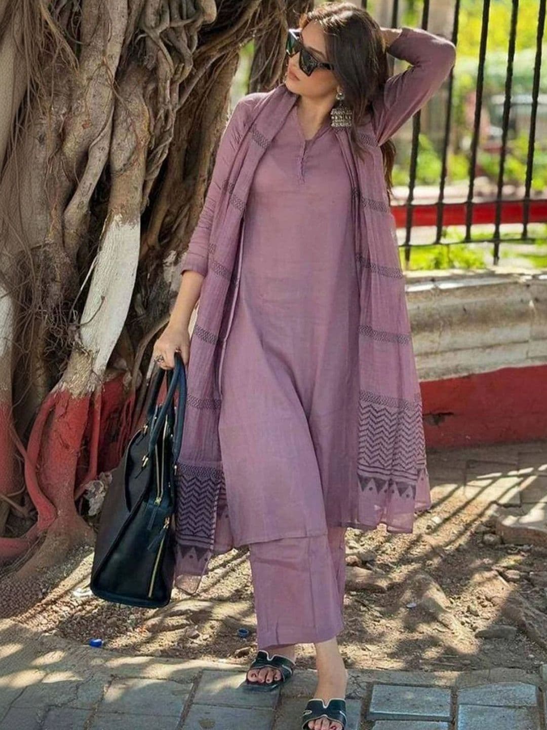 KALINI Women Regular Kurta with Trousers & With Dupatta thumbnail 4