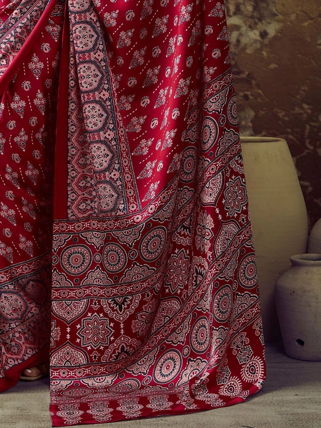 Sangria Paisley Satin Designer Block Print Saree thumbnail 6