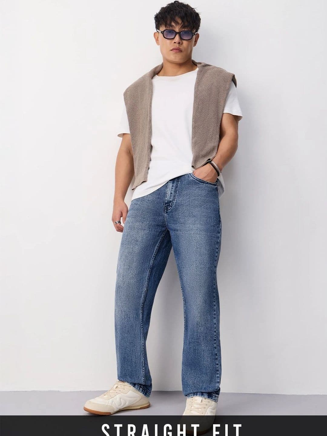 The Souled Store Men Straight Fit Mid-Rise Light Fade Stretchable Jeans thumbnail 4