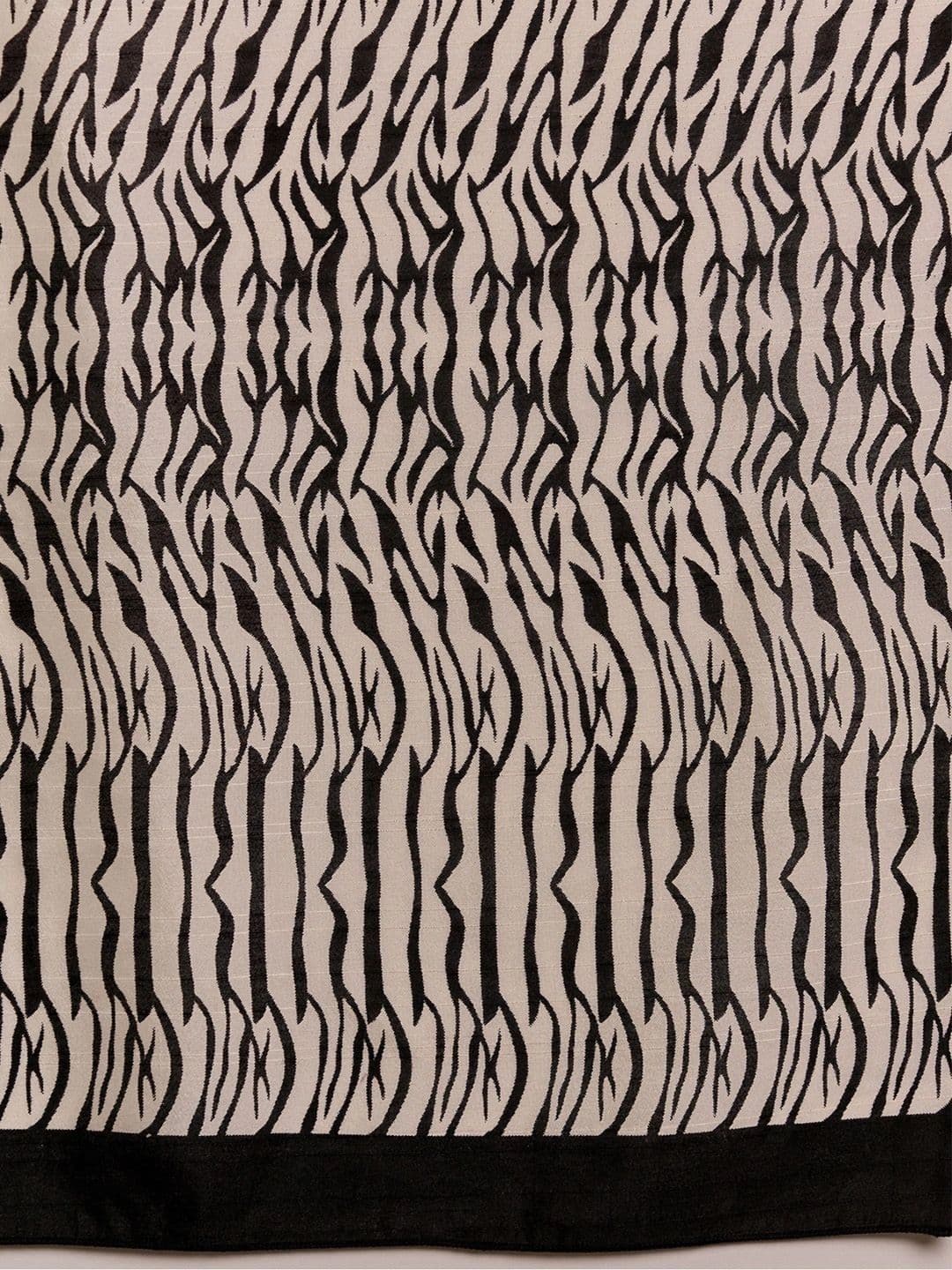 Anouk Silk Blend Designer Block Print Saree thumbnail 7