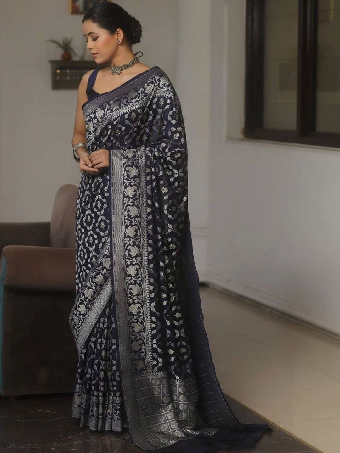 The Loomira Woven Design Zari Art Silk Banarasi Saree thumbnail 4