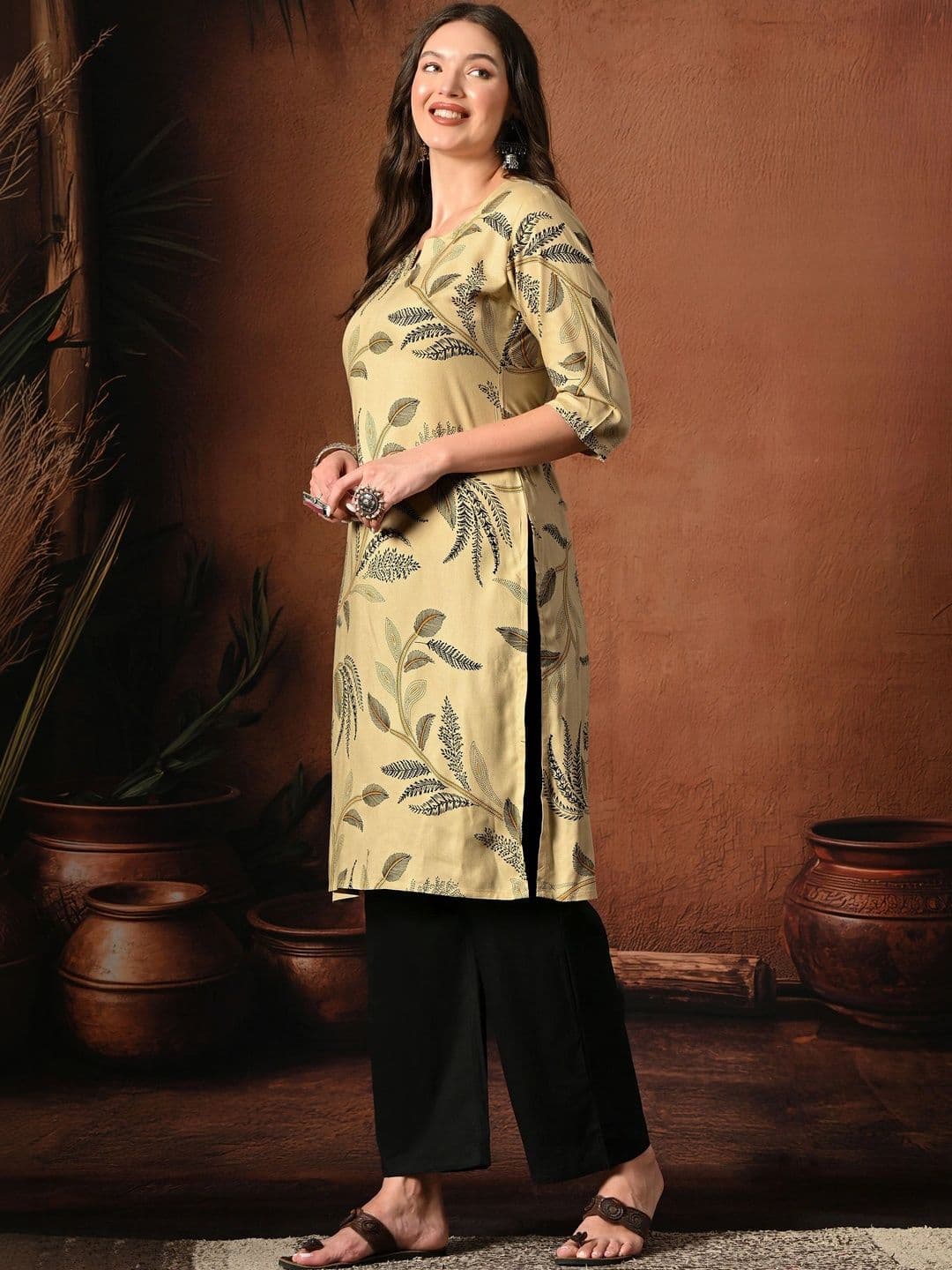 Sangria Women Ethnic Motifs Printed Kurta thumbnail 7