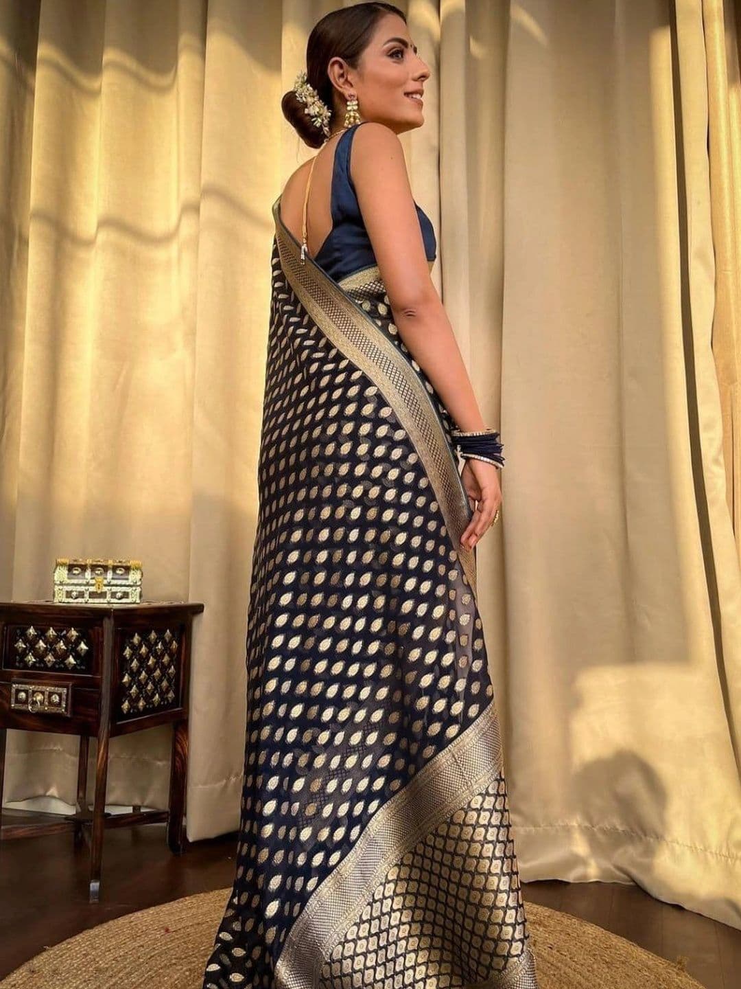 Anokhi Attire Woven Design Zari Art Silk Banarasi Saree thumbnail 6